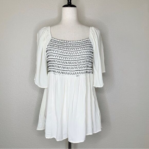 Doe & Rae Women’s Size Large Boho Embroidered Smocked Top - Picture 1 of 12